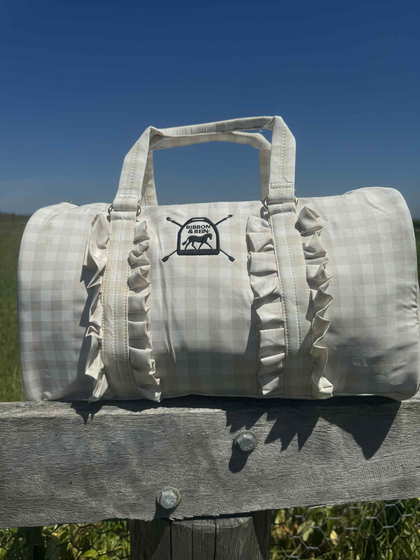 Rayn Duffle Bag - Cream and White